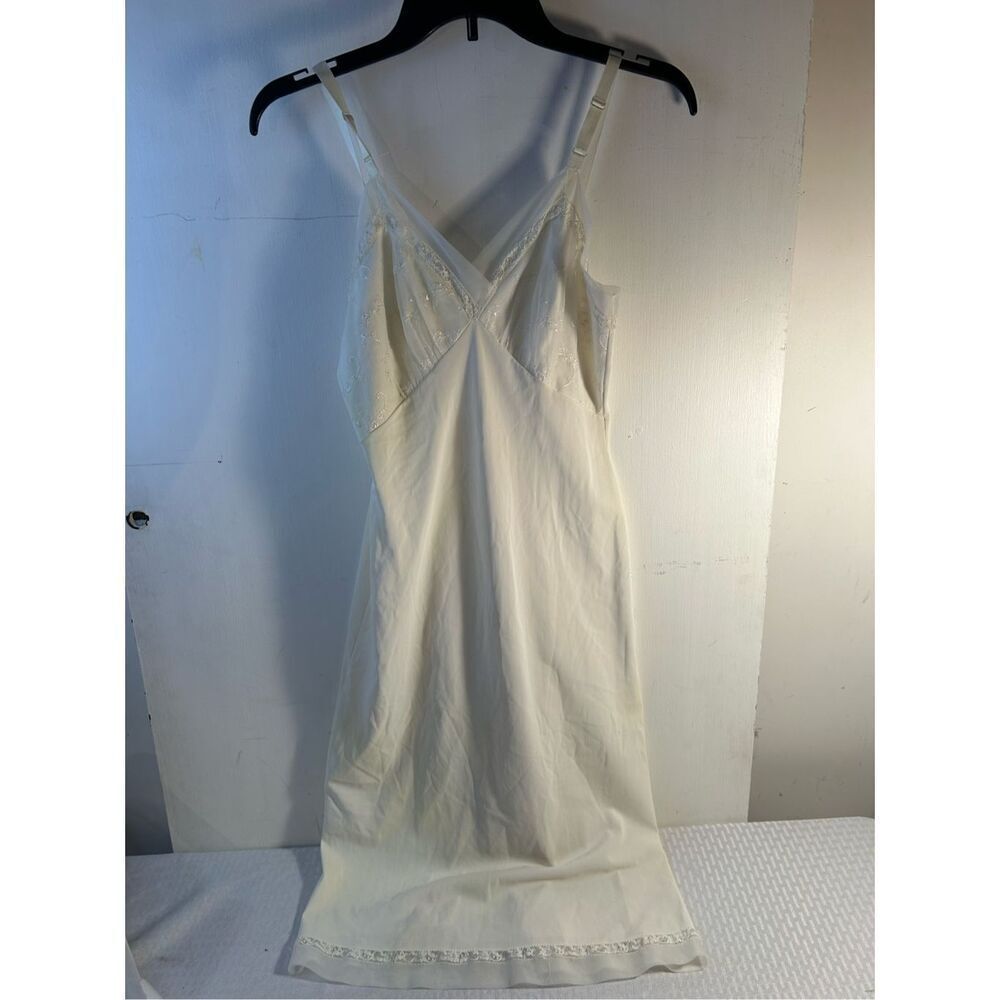 Shadowline cream nylon lace slip maxi‎ gown size 34 USA